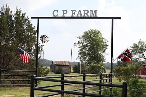 Porten inn til en ranch
